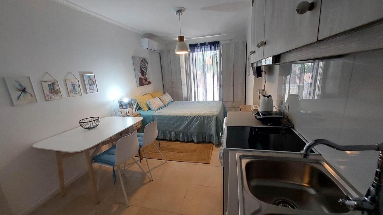 Nias Studio Daire Perama  Dış mekan fotoğraf